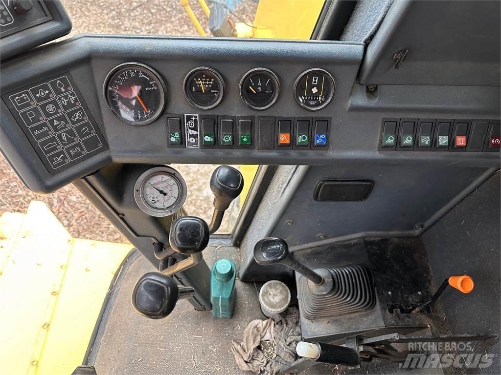 New Holland TC56 Combine harvesters