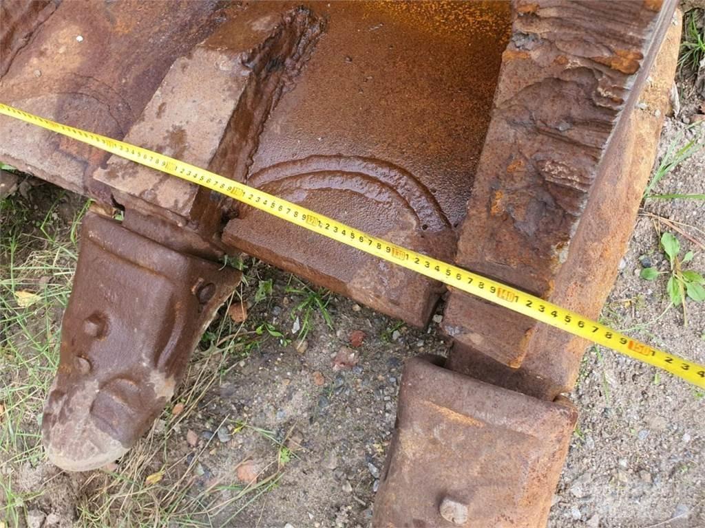  NTP40 Kynsikauha Buckets