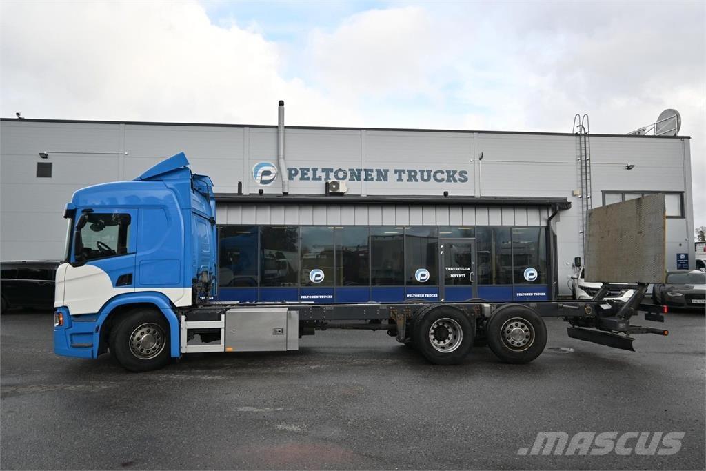 Scania P370 6x2*4 Chassis Cab trucks