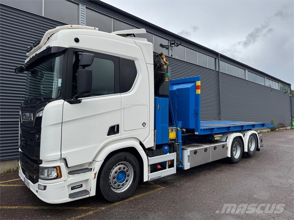 Scania R580 6X2 Truck mounted cranes