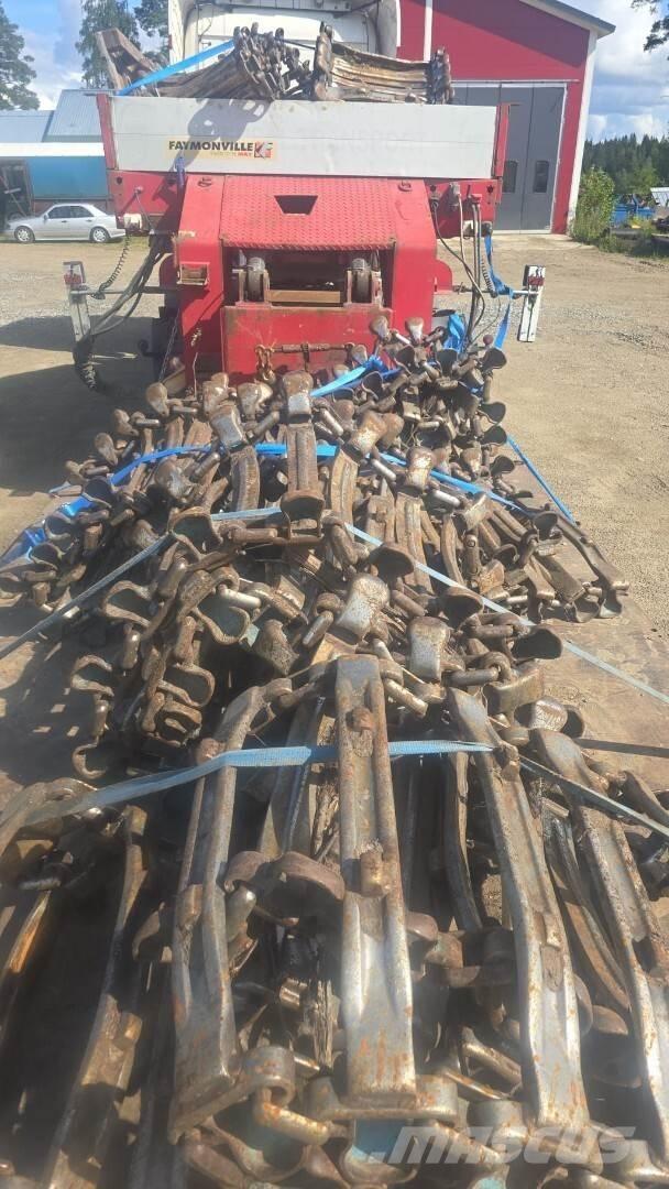  Teloja Tracks, chains and undercarriage