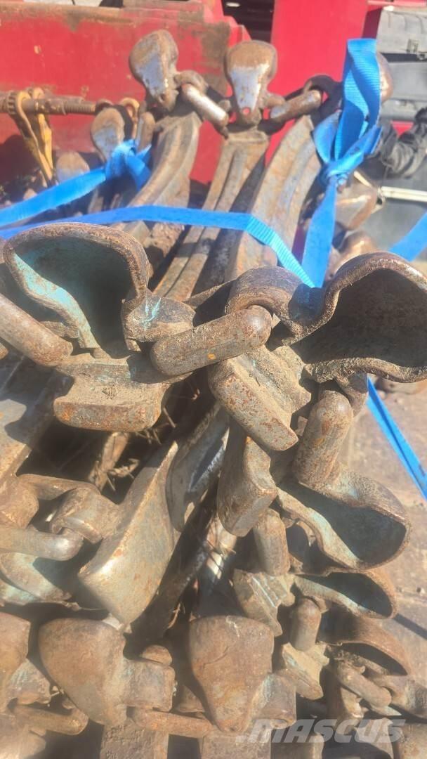  Teloja Tracks, chains and undercarriage