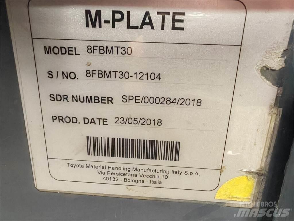 Toyota 8FBMT30 Electric forklift trucks