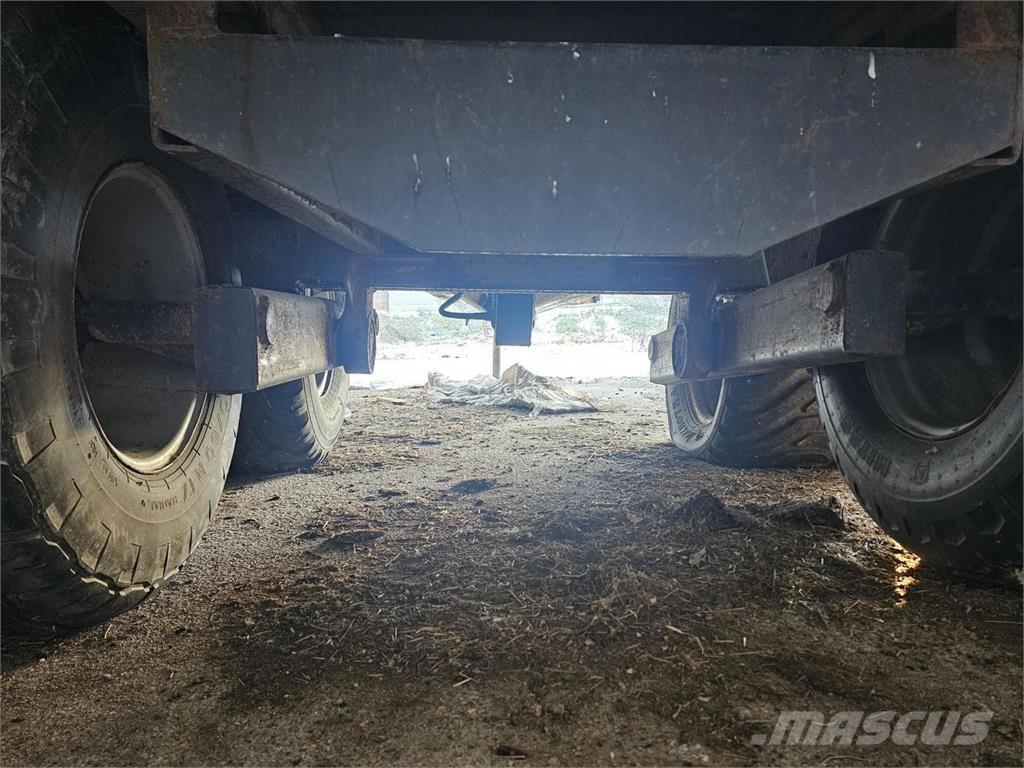 Tuhti M120 Farm machinery