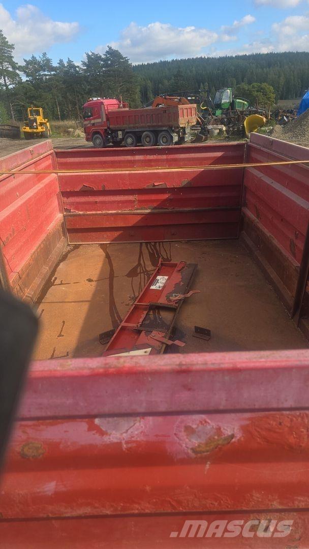 Tuhti M85 Tipper trucks