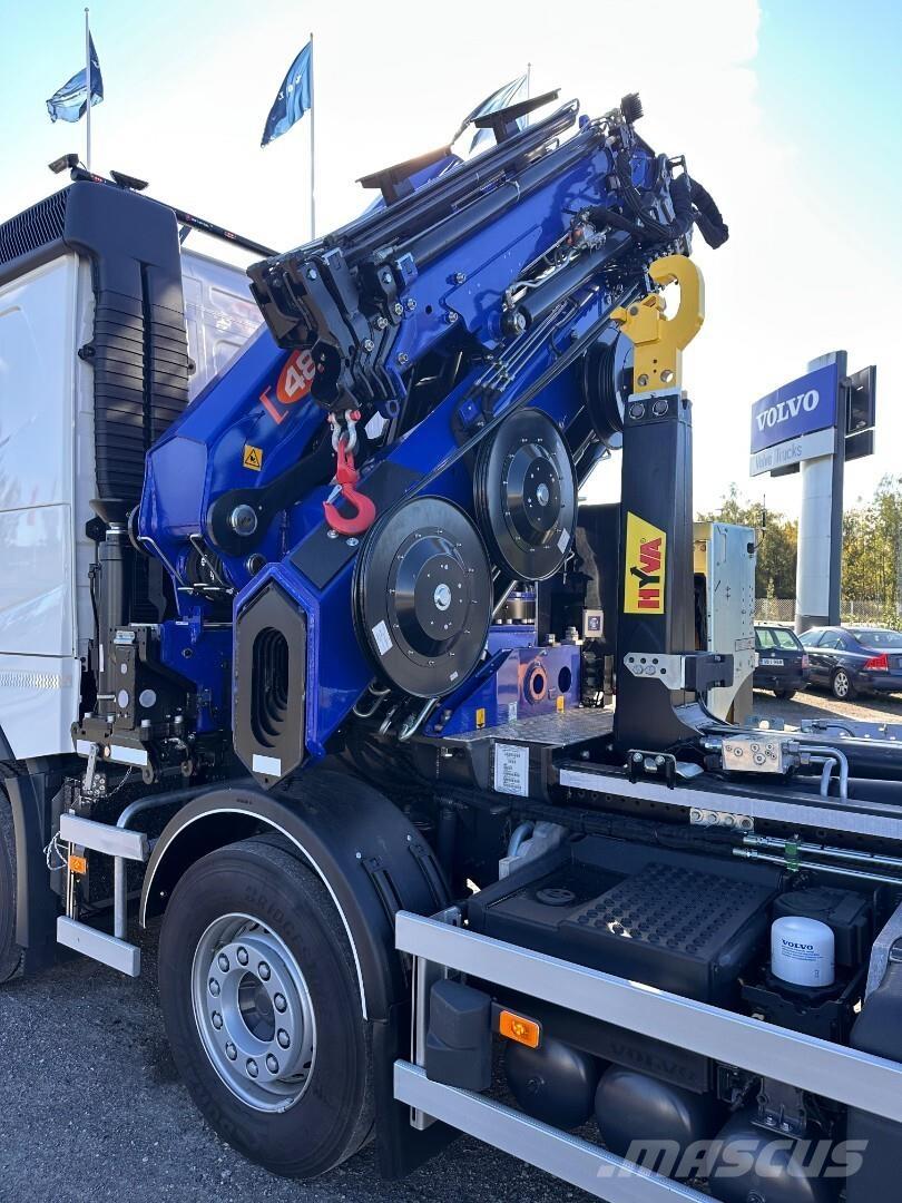 Volvo FH13 8x4 Truck mounted cranes