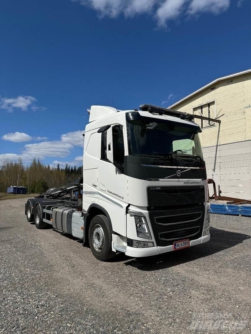 Volvo FH540 Hook lift trucks