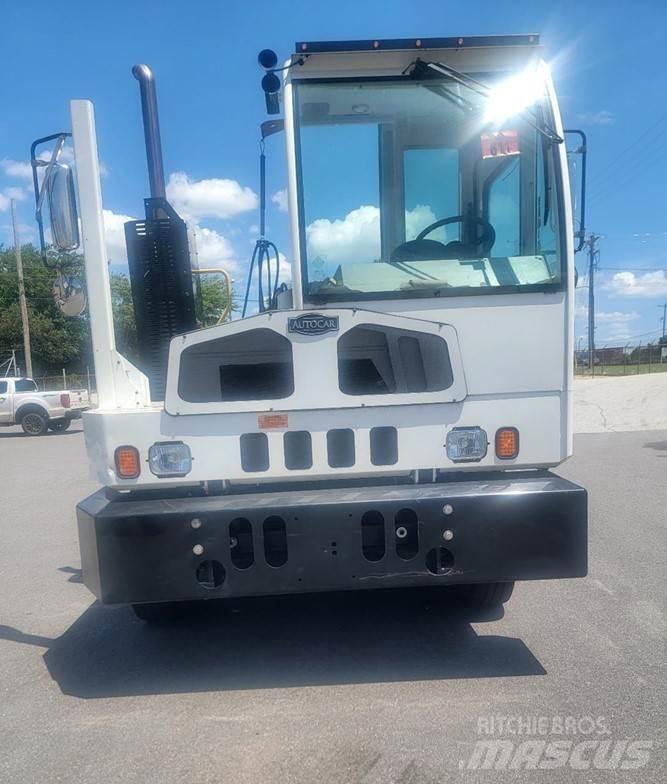 Autocar XSPOTTER Terminal tractors