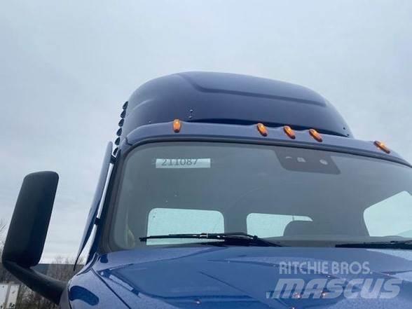 Freightliner CASCADIA 116 Prime Movers