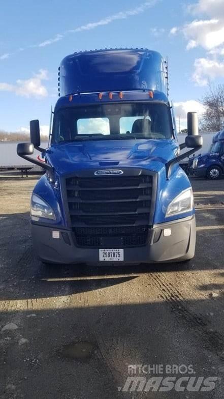 Freightliner CASCADIA 116 Prime Movers
