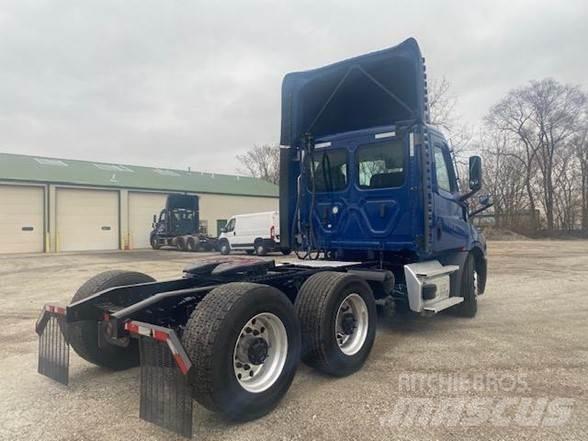 Freightliner CASCADIA 116 Prime Movers