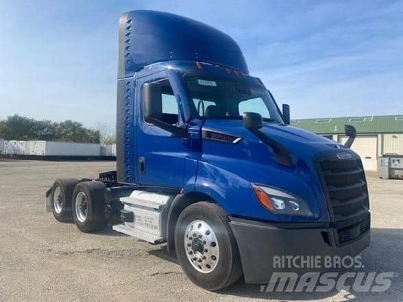 Freightliner CASCADIA 116 Prime Movers