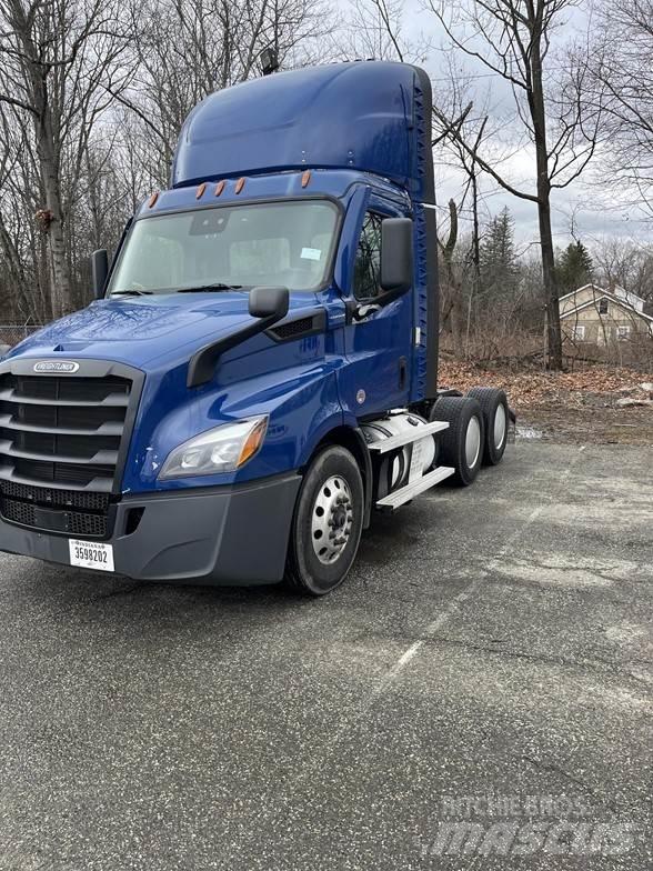 Freightliner CASCADIA 116 Prime Movers