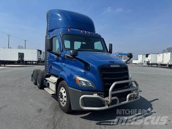 Freightliner CASCADIA 116 Prime Movers