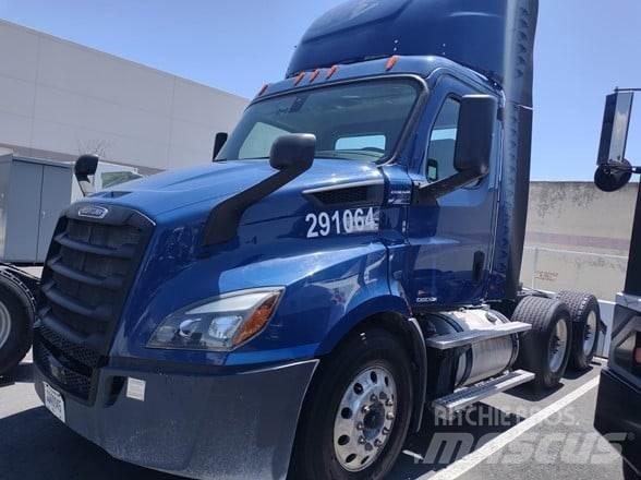 Freightliner CASCADIA 116 Prime Movers
