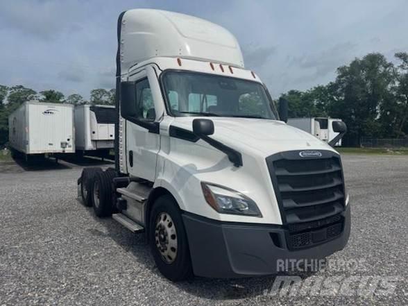 Freightliner CASCADIA 116 Prime Movers