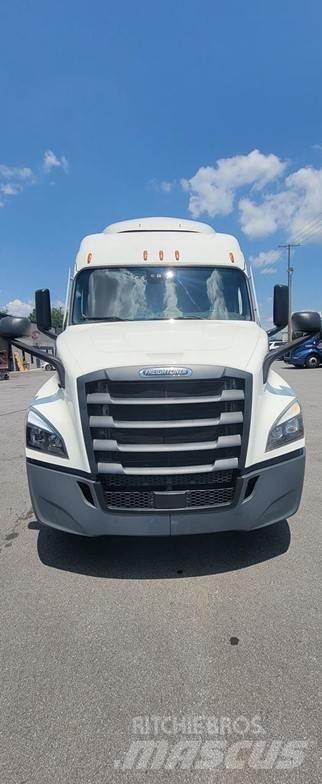 Freightliner CASCADIA 116 Prime Movers