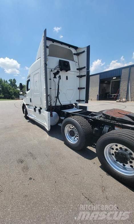 Freightliner CASCADIA 116 Prime Movers