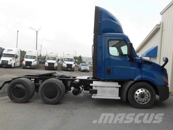 Freightliner CASCADIA 116 Prime Movers