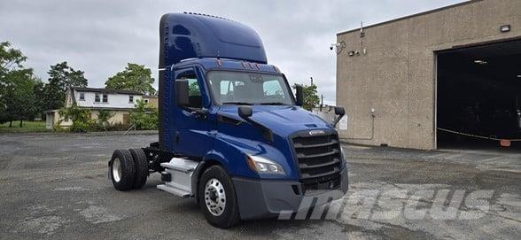 Freightliner CASCADIA 116 Prime Movers