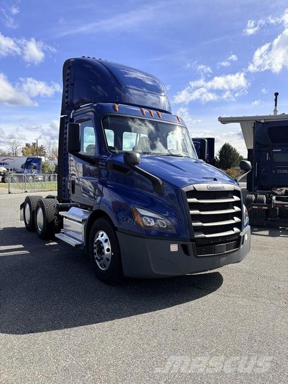 Freightliner CASCADIA 116 Prime Movers