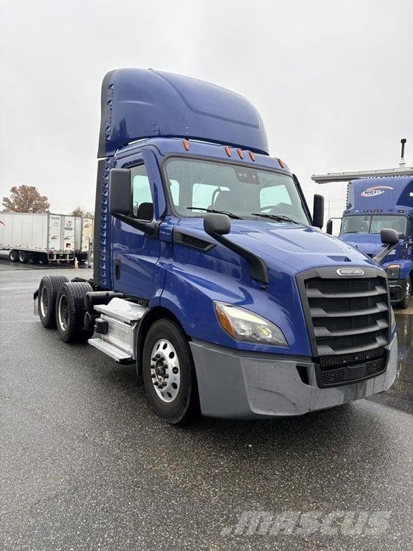 Freightliner CASCADIA 116 Prime Movers