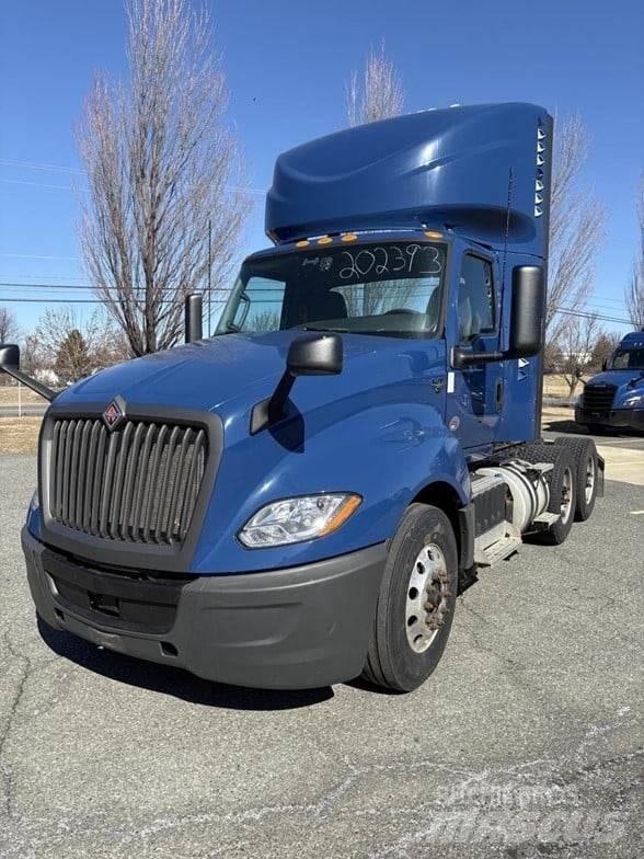 International LT Prime Movers