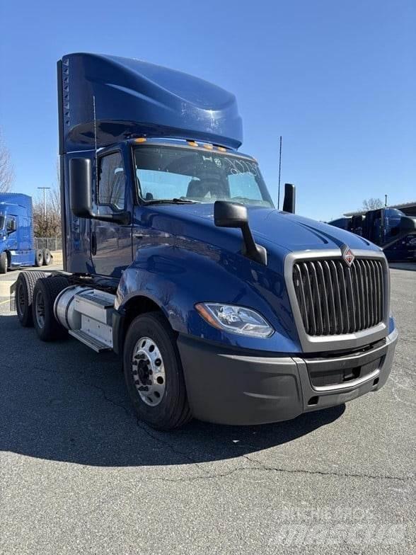 International LT Prime Movers