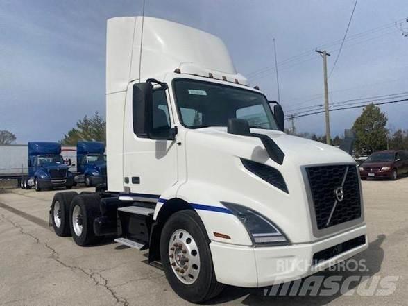 Volvo VNL64T300 Prime Movers