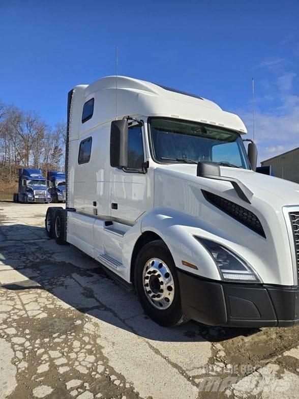 Volvo VNL64T860 Prime Movers