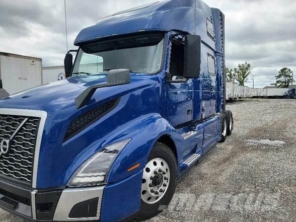 Volvo VNL64T860 Prime Movers