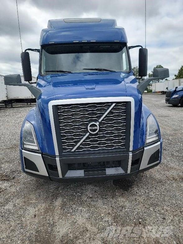 Volvo VNL64T860 Prime Movers