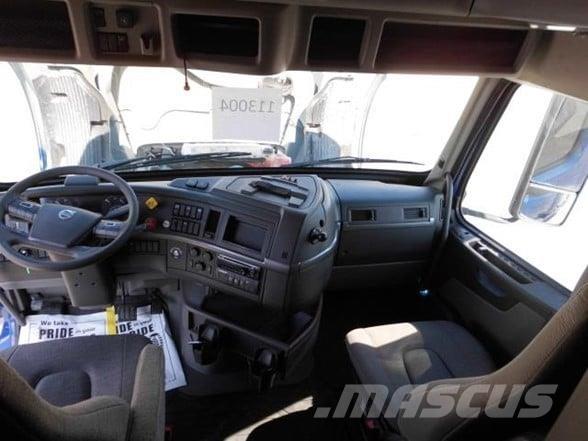 Volvo VNL64T860 Prime Movers