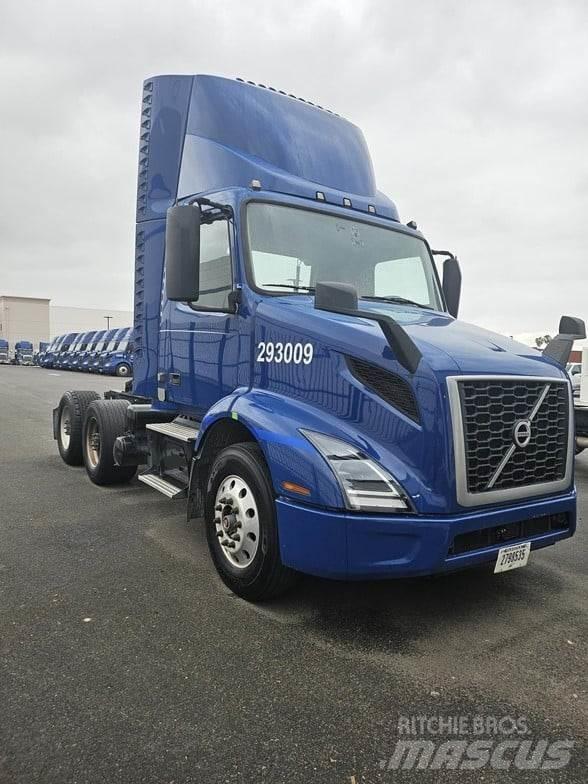 Volvo VNR64T300 Prime Movers