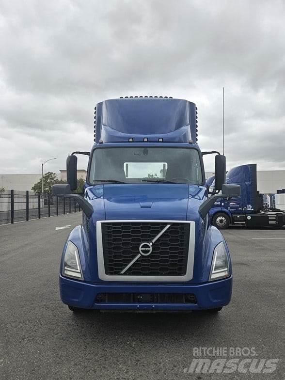 Volvo VNR64T300 Prime Movers