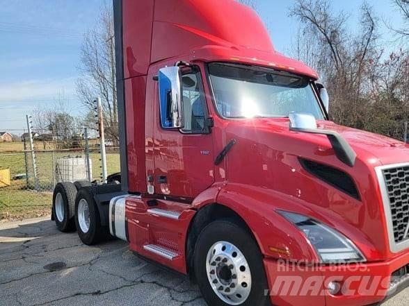 Volvo VNR64T300 Prime Movers