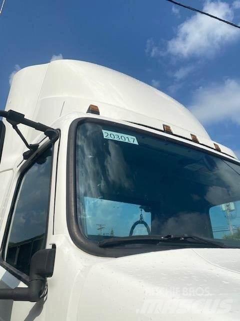 Volvo VNR64T300 Prime Movers