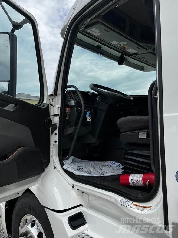 Volvo VNR64T640 Prime Movers