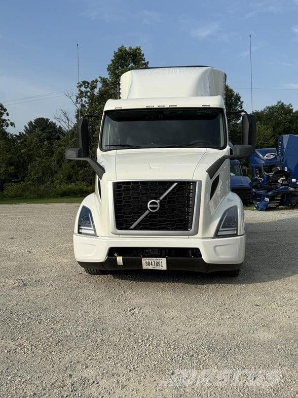 Volvo VNR64T640 Prime Movers