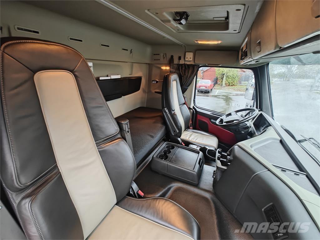 Volvo FM330 Box trucks