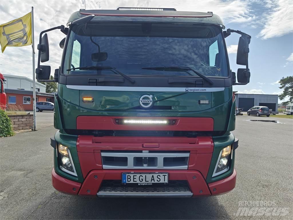 Volvo FMX460 Truck mounted cranes