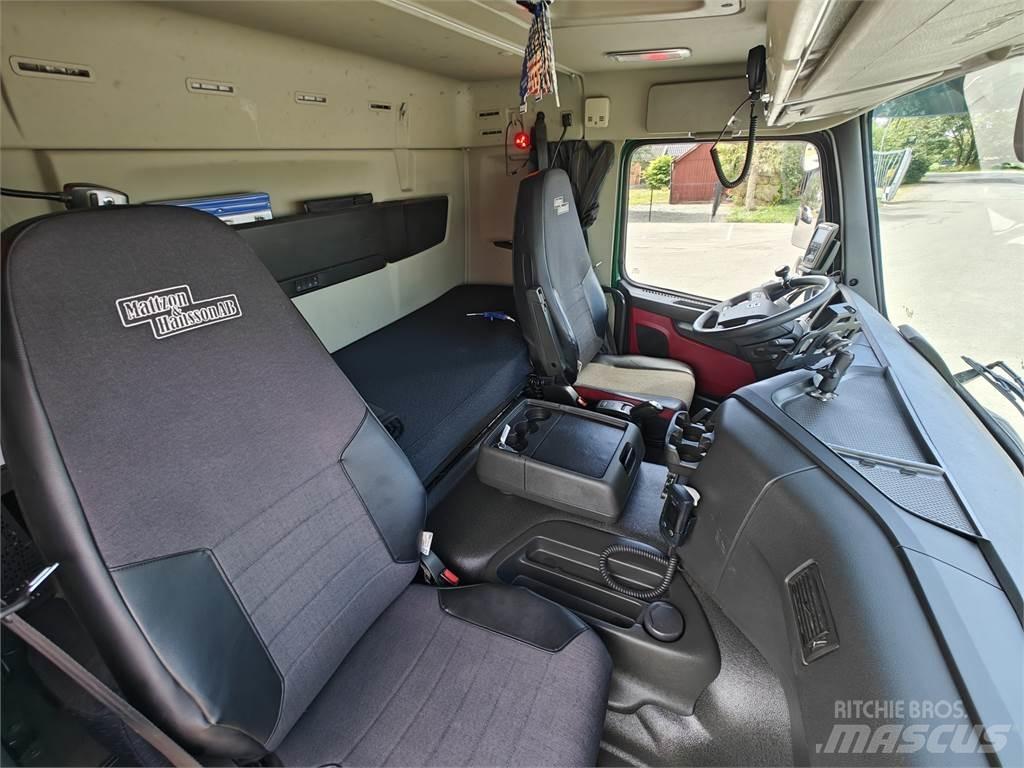 Volvo FMX460 Truck mounted cranes