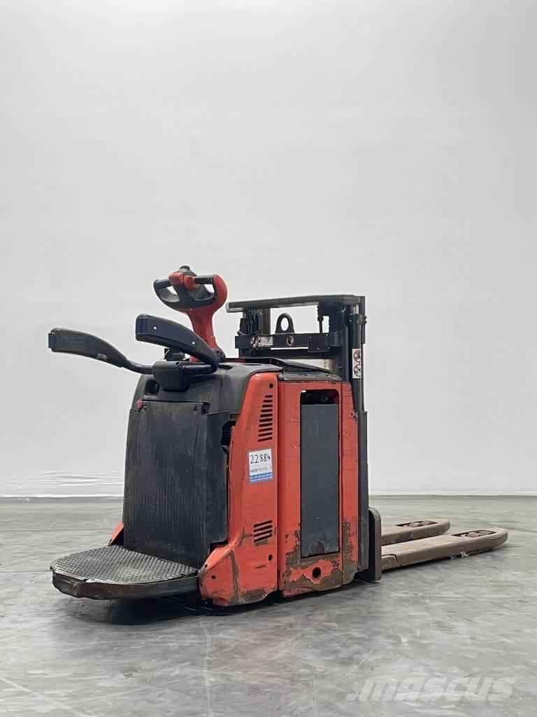 Linde D12AP-133 Pedestrian stacker