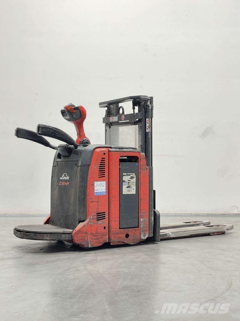 Linde D12HPAP-133 Pedestrian stacker