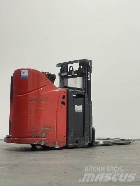 Linde D12HPSP Pedestrian stacker