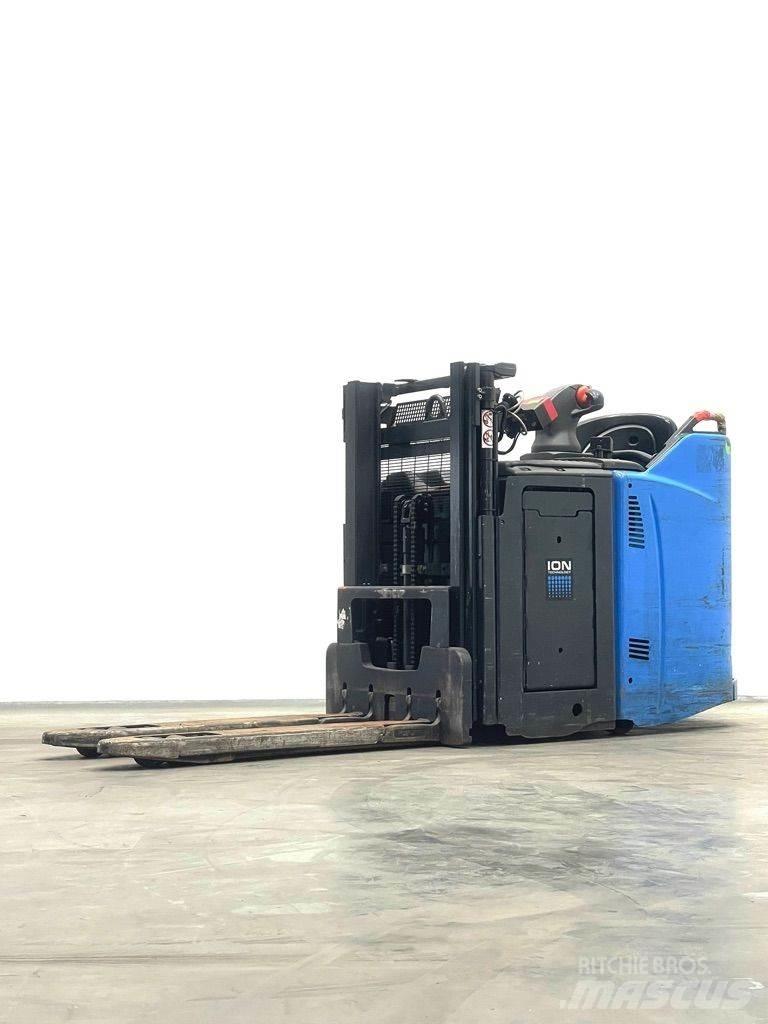 Linde D12HPSP-133 Pedestrian stacker