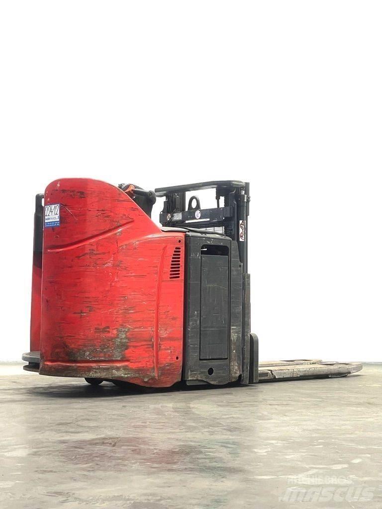 Linde D12HPSP-133 Pedestrian stacker