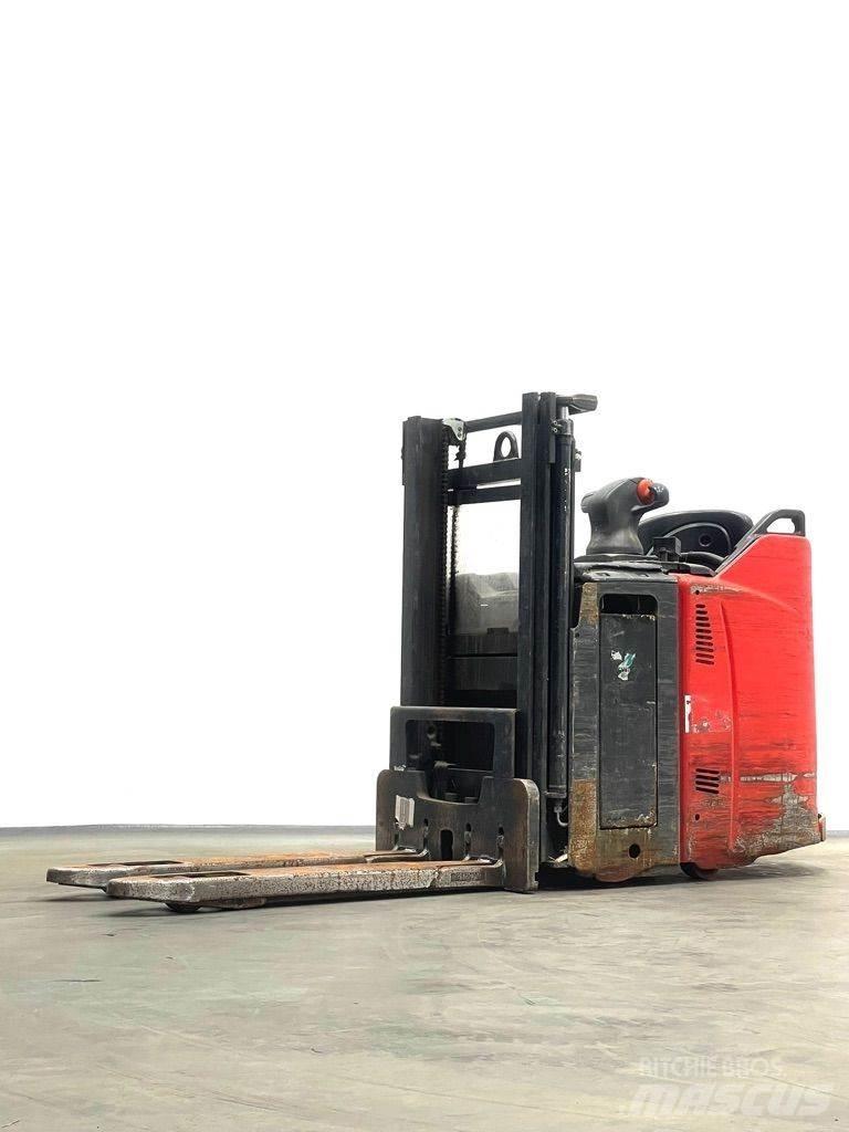 Linde D12HPSP-133 Pedestrian stacker