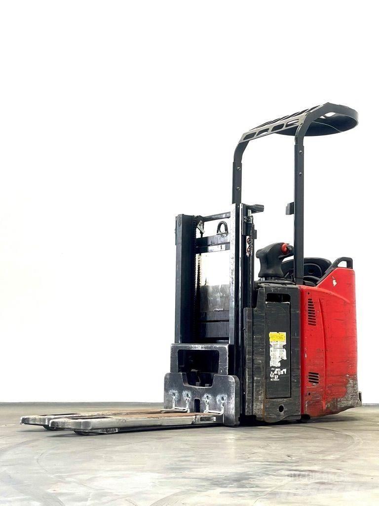 Linde D12HPSP-133 Pedestrian stacker