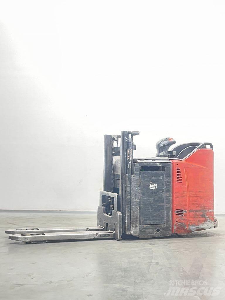 Linde D12HPSP-133 Pedestrian stacker